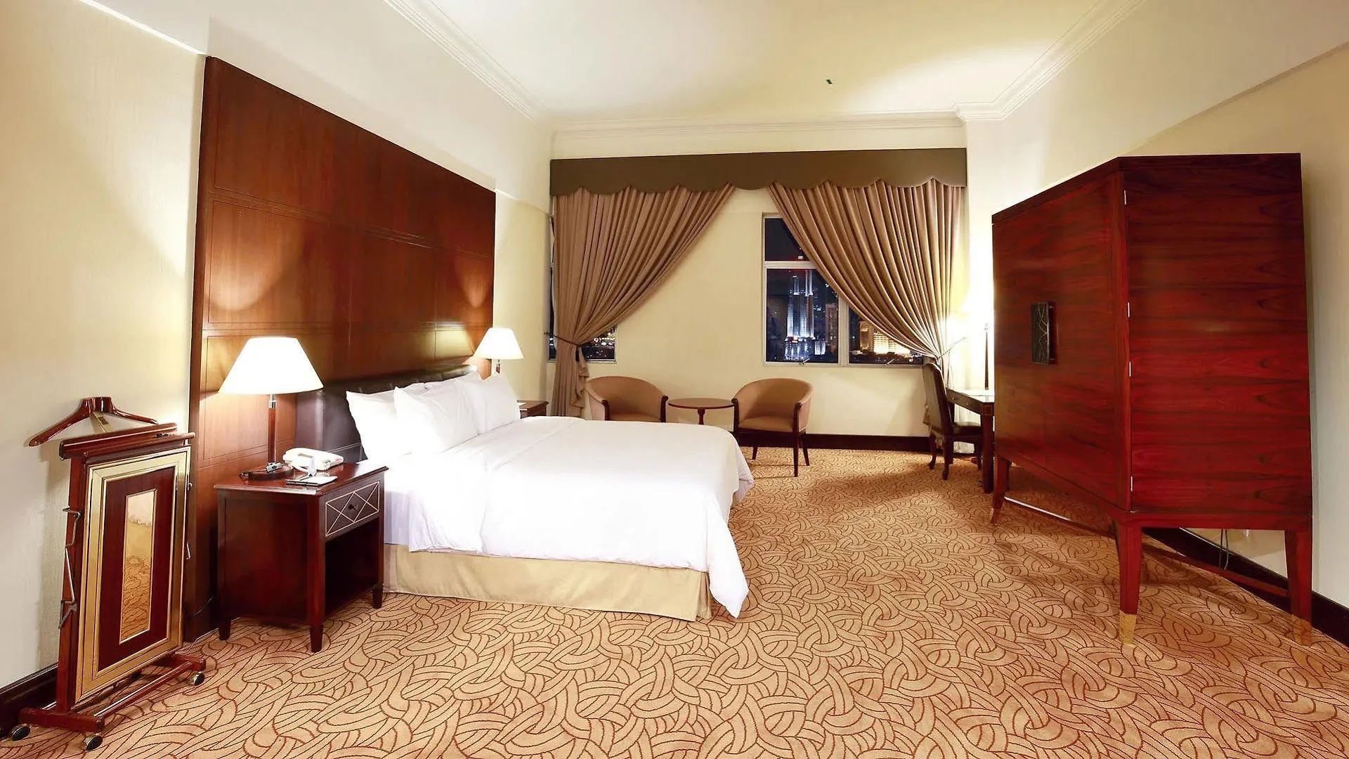 The Regency Hotel Kuala Lumpur 3*,